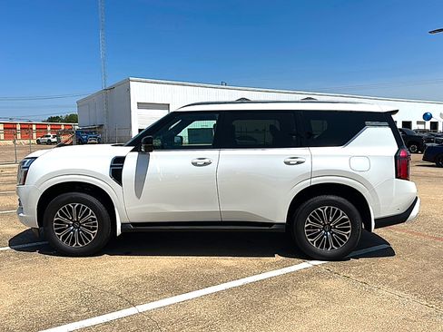 New 2026 Nissan Armada SL w/ Captain's Chari Seat Package AWD/4WD image 5