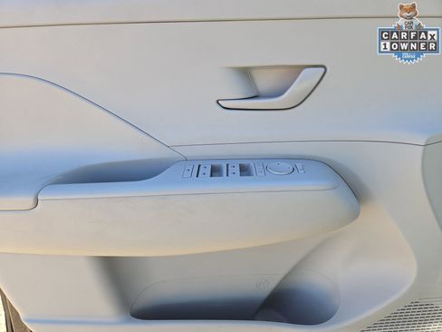 Used 2025 Hyundai Kona SEL AWD/4WD image 15