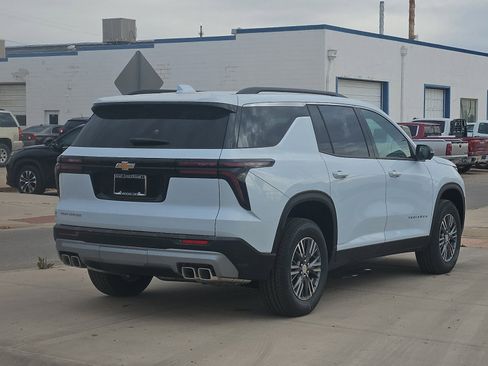 New 2026 Chevrolet Traverse LT w/ Driver Confidence Package image 4