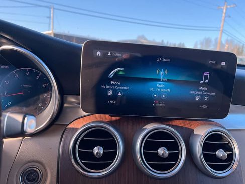 Used 2022 Mercedes-Benz GLC 300 4MATIC image 17