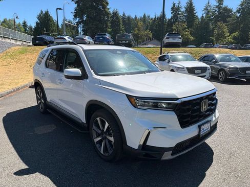 Used 2025 Honda Pilot Elite image 7