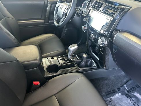 Certified 2022 Toyota 4Runner TRD Off-Road Premium AWD/4WD image 15