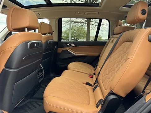 Used 2025 BMW X7 xDrive40i AWD/4WD image 12