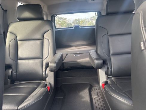 Used 2020 Chevrolet Suburban Premier w/ Premier 6.2L Value Package image 24