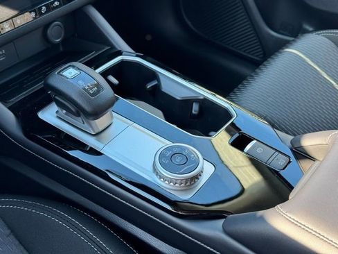 New 2026 Mitsubishi Outlander ES image 15