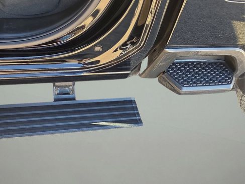 Used 2024 GMC Sierra 3500 Denali Ultimate image 17