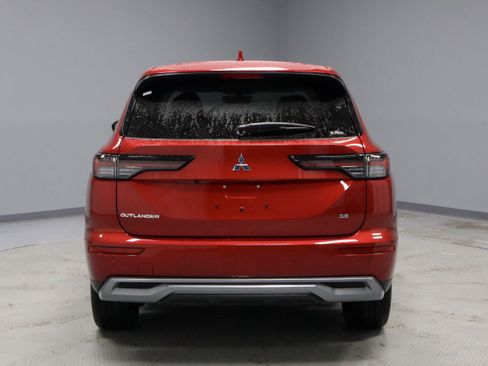 New 2025 Mitsubishi Outlander SE image 7