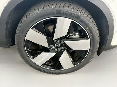 Used 2023 Volvo XC40 Recharge Ultimate AWD/4WD image 11