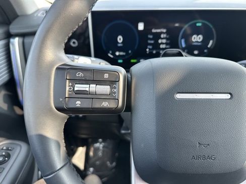 Used 2025 Hyundai Santa Fe Limited image 19