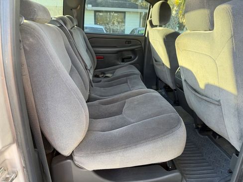 Used 2004 GMC Sierra 2500 SLE w/ Heavy-Duty Power Package image 11