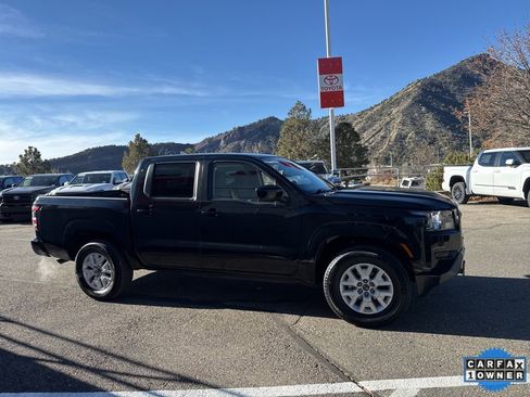 Used 2023 Nissan Frontier SV image 9