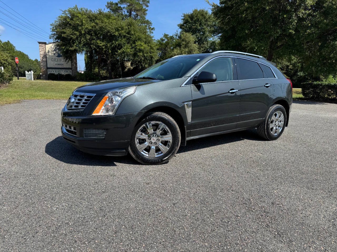 Used 2014 Cadillac SRX Luxury w/ Driver Awareness Package FWD image 29