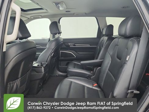 Used 2025 Kia Telluride S AWD/4WD image 32