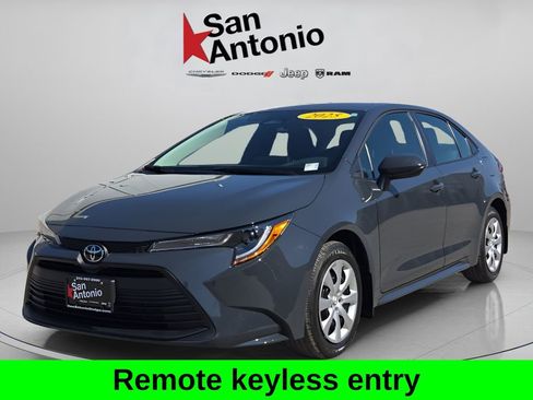 Used 2025 Toyota Corolla LE image 4