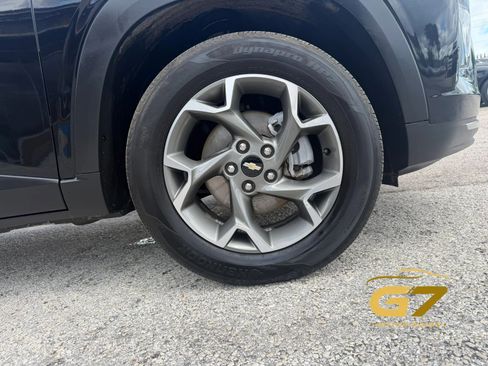 Used 2025 Chevrolet Trax LT FWD image 5