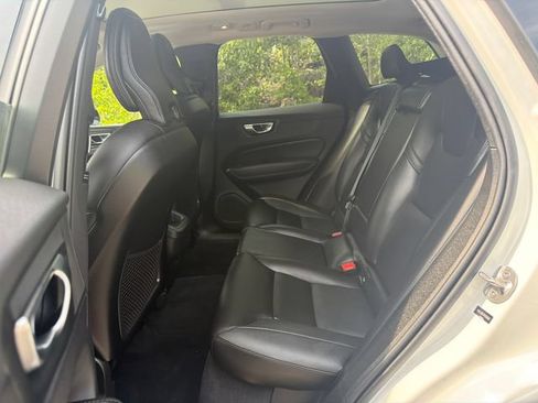 Used 2024 Volvo XC60 B5 Core AWD/4WD image 17