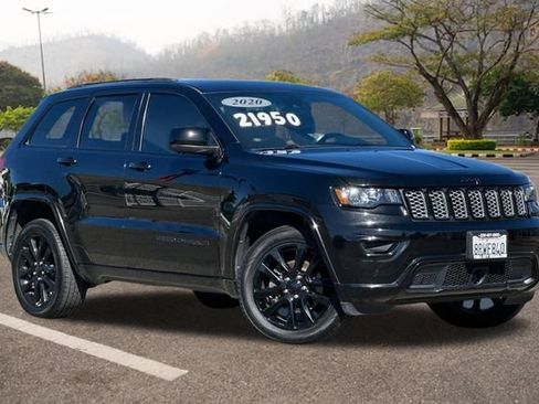 Used 2020 Jeep Grand Cherokee Altitude AWD/4WD image 2