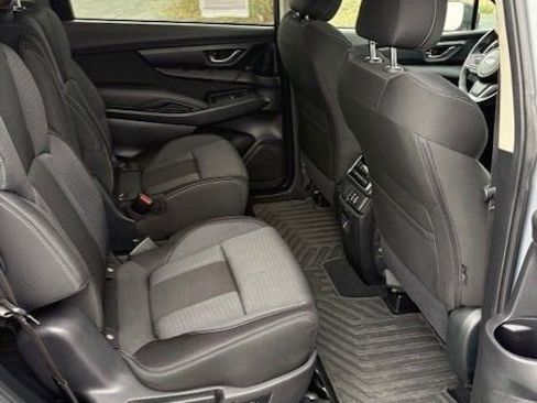 Used 2023 Subaru Ascent Premium w/ Convenience Package image 19