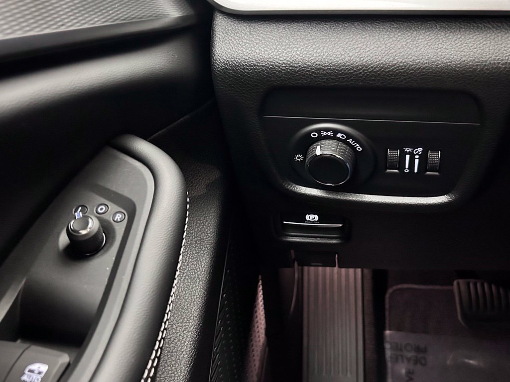 New 2027 Jeep Grand Cherokee Laredo AWD/4WD image 19