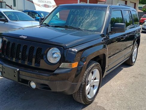 Used 2016 Jeep Patriot Latitude FWD image 1