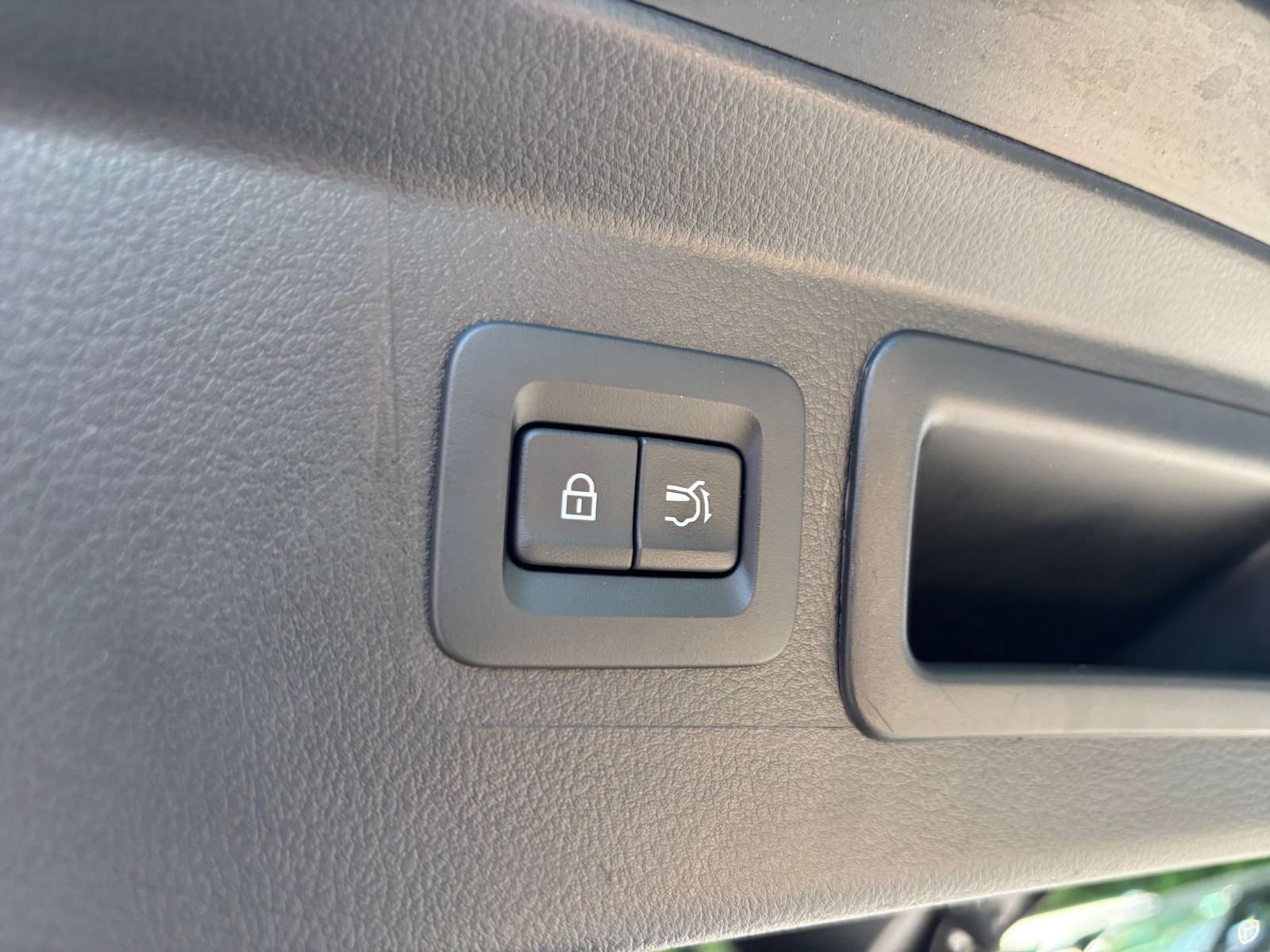 Used 2025 Nissan Sentra S FWD image 19
