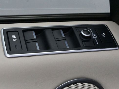 Used 2016 Land Rover Range Rover Long Wheelbase Autobiography image 13
