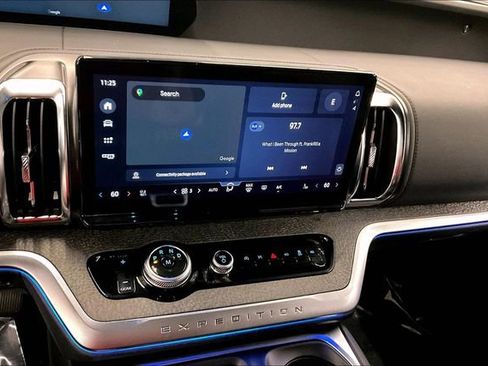Used 2025 Ford Expedition Tremor AWD/4WD image 30