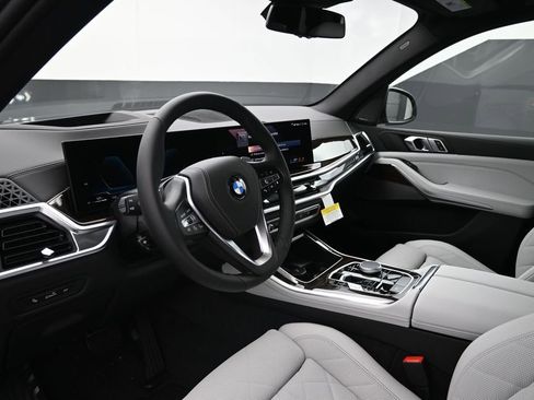 New 2026 BMW X5 sDrive40i w/ Climate Comfort Package RWD image 11