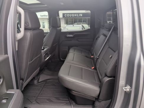 New 2026 GMC Sierra 1500 SLT image 11