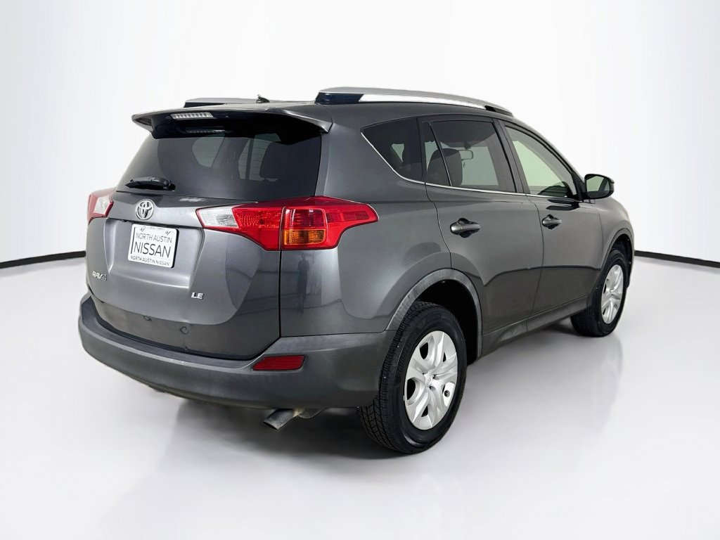 Used 2013 Toyota RAV4 LE FWD image 7
