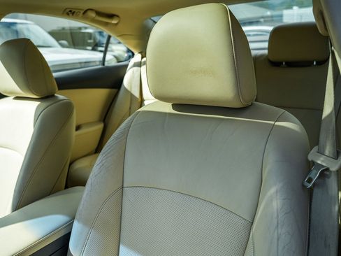 Used 2011 Lexus ES 350 image 25