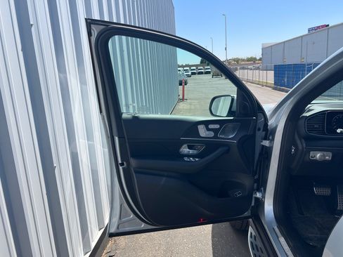 Used 2026 Mercedes-Benz GLS 450 4MATIC image 12