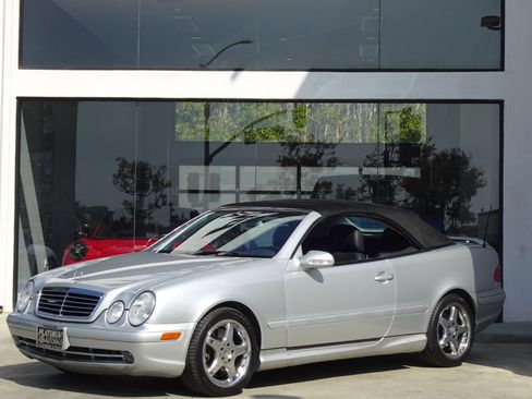 Used 2002 Mercedes-Benz CLK 55 AMG Cabriolet image 2