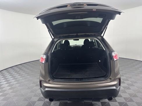 Used 2019 Ford Edge SE w/ SE Fleet Driver's Package AWD/4WD image 18