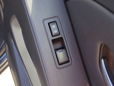 Certified 2023 Nissan Frontier SV AWD/4WD image 39