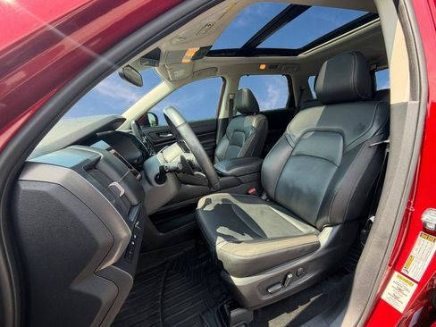 Used 2022 Nissan Pathfinder SL w/ SL Premium Package FWD image 7