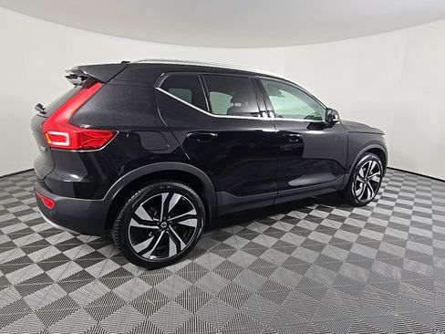 Certified 2024 Volvo XC40 B5 Plus w/ Protection Package Premier image 7