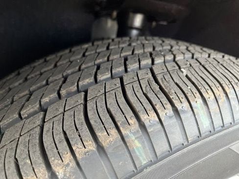 New 2026 Chrysler Pacifica Select image 11