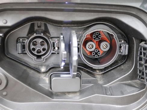 Used 2025 Mitsubishi Outlander SEL image 42