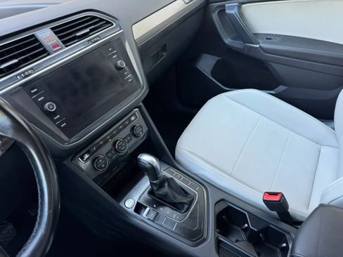 Used 2018 Volkswagen Tiguan SE FWD image 32