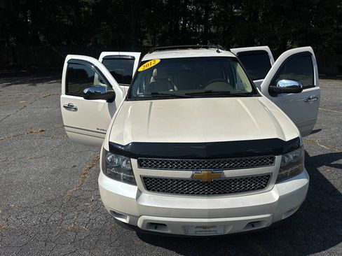 Used 2012 Chevrolet Avalanche LTZ image 30