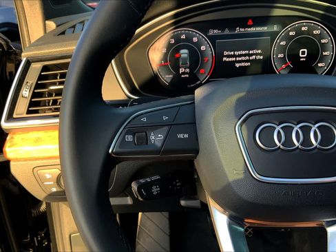 Used 2021 Audi Q5 2.0T Premium Plus w/ Premium Plus Package AWD/4WD image 23