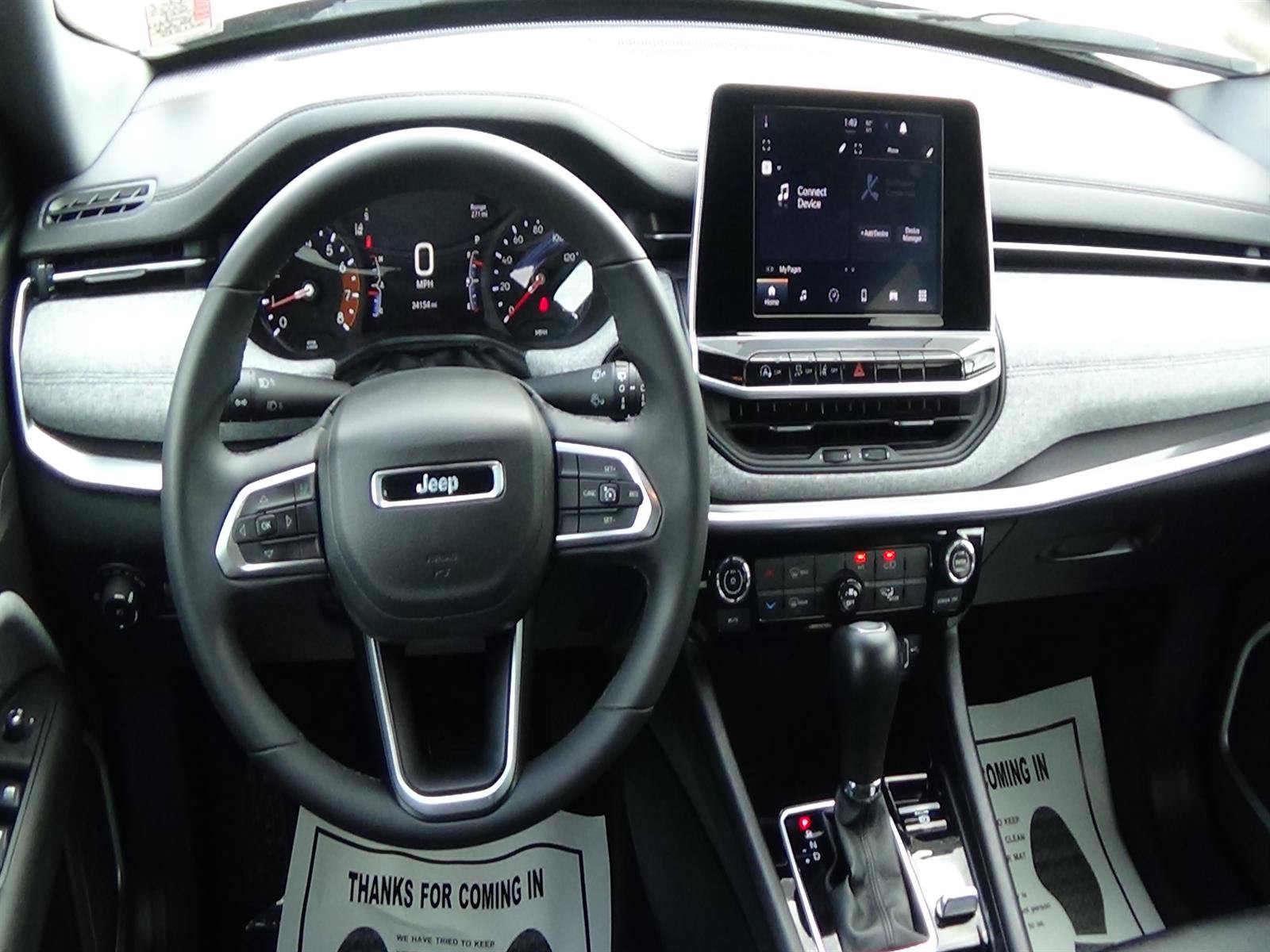 Used 2025 Jeep Compass Latitude AWD/4WD image 14