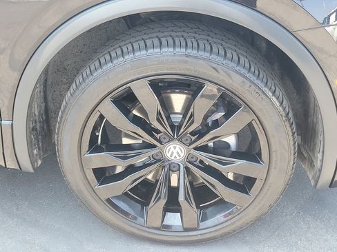 Used 2021 Volkswagen Tiguan SE R-Line AWD/4WD image 29