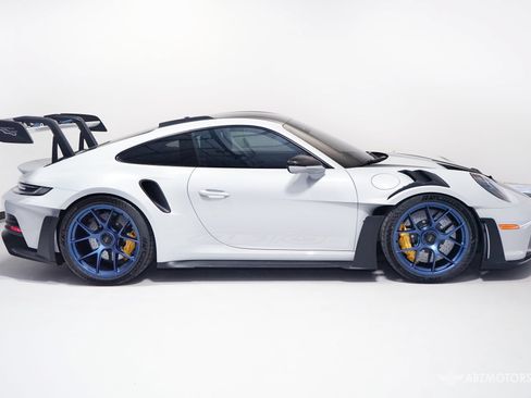 Used 2024 Porsche 911 GT3 RS RWD image 3
