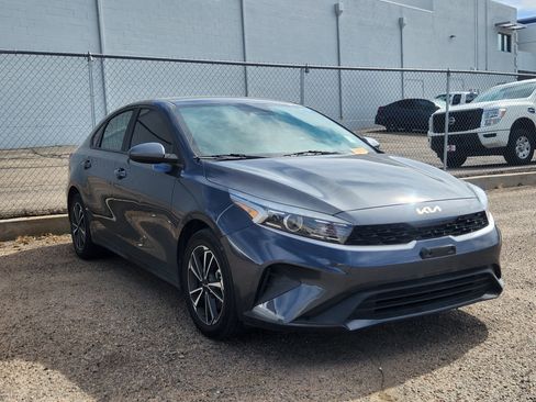 Used 2022 Kia Forte LXS image 3