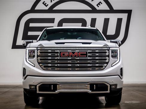 Used 2024 GMC Sierra 1500 Denali w/ Denali Reserve Package AWD/4WD image 4