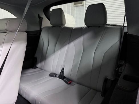 Used 2022 Acura MDX FWD w/ Technology Package image 33