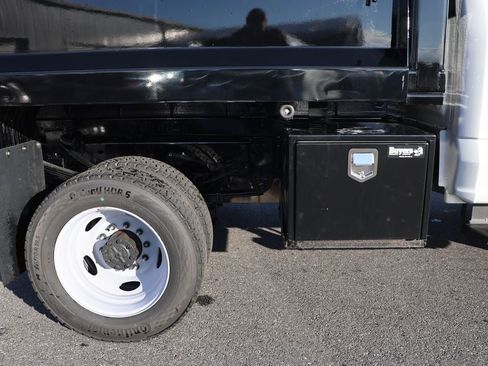 Used 2024 Ford F550 4x4 Regular Cab Super Duty image 10