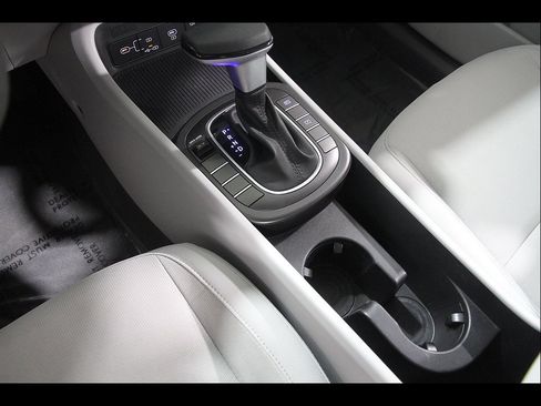 Certified 2024 Hyundai Kona SE FWD image 15